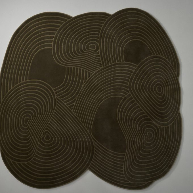 LIQUID EMBRACE I – with Carving