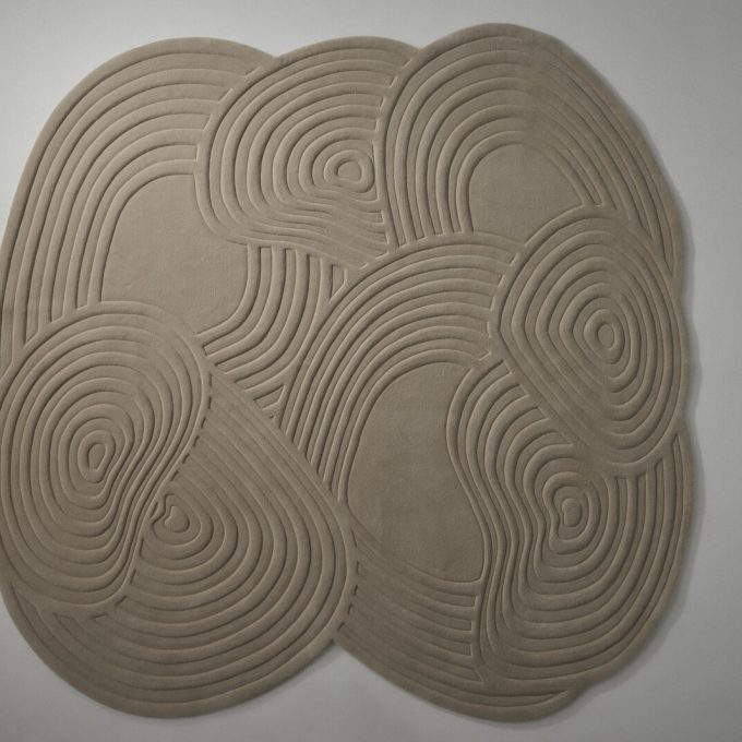 LIQUID EMBRACE II – with Sculptured Carving