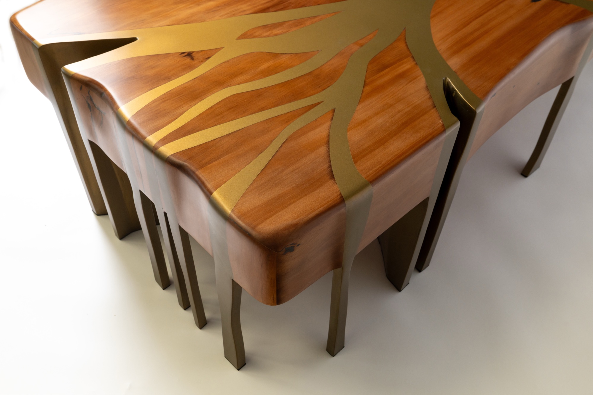 FLOWKINTSUGI Coffee Table Hero